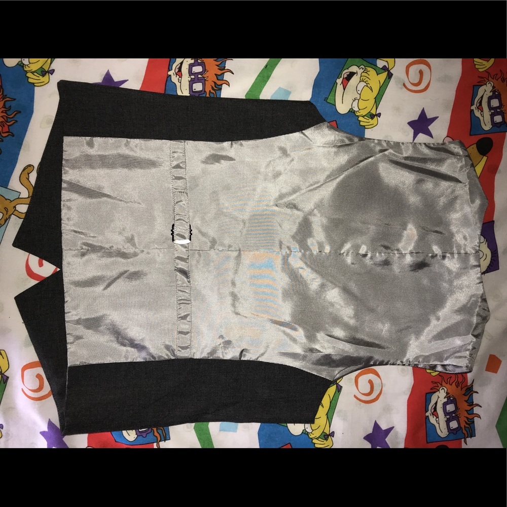 Vest - Picture 4 of 4